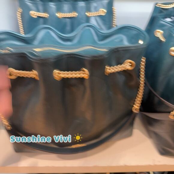 NWT Coach Evelyn Large Shoulder Bag With Quilting CCZ81 Leather IM/DARK TEAL - Picture 2 of 7